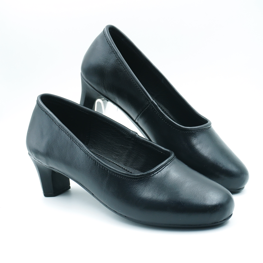 Elanora : "Grace in every step—Elanora defines timeless femininity."