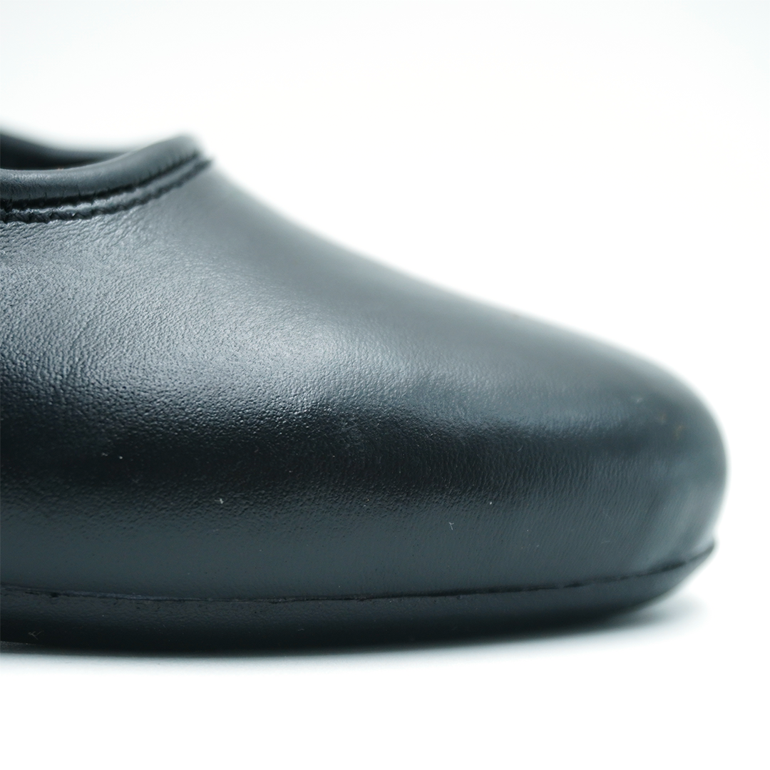 Elanora : "Grace in every step—Elanora defines timeless femininity."
