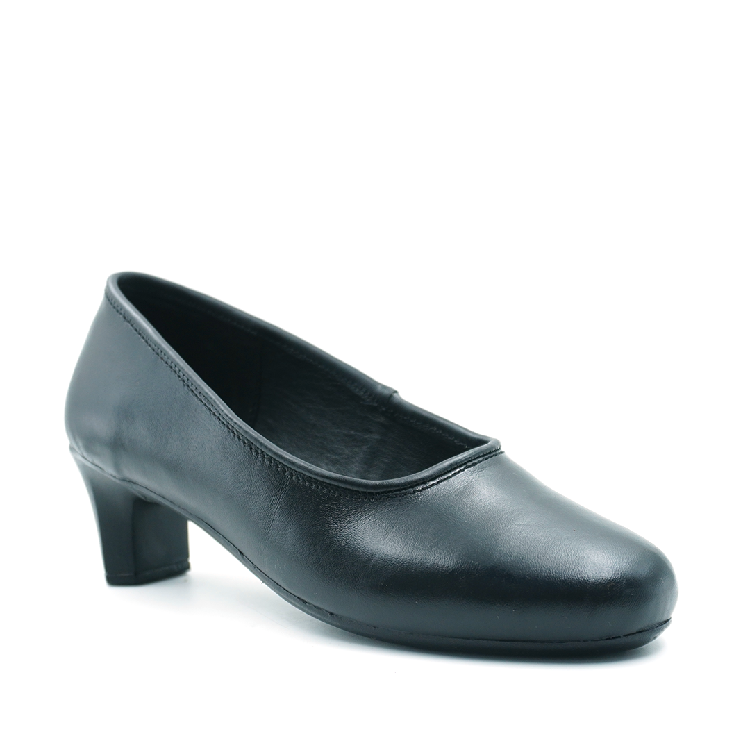 Elanora : "Grace in every step—Elanora defines timeless femininity."