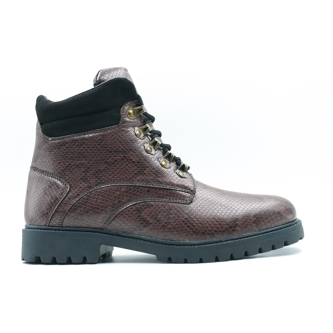 Bravur : Bold steps. Timeless edge.