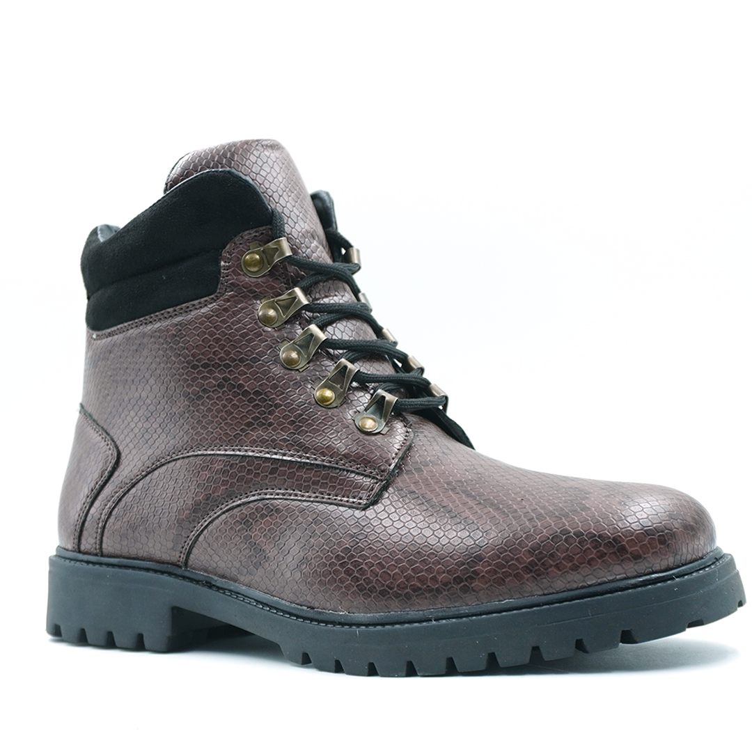 Bravur : Bold steps. Timeless edge.