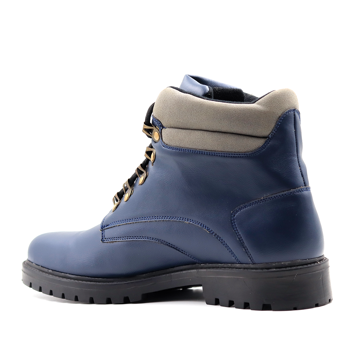 Bravur : Bold steps. Timeless edge.