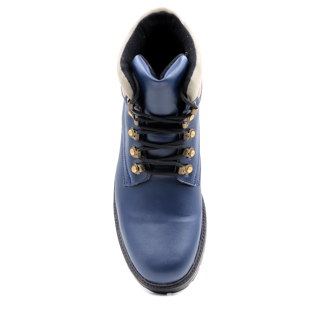 Bravur : Bold steps. Timeless edge.